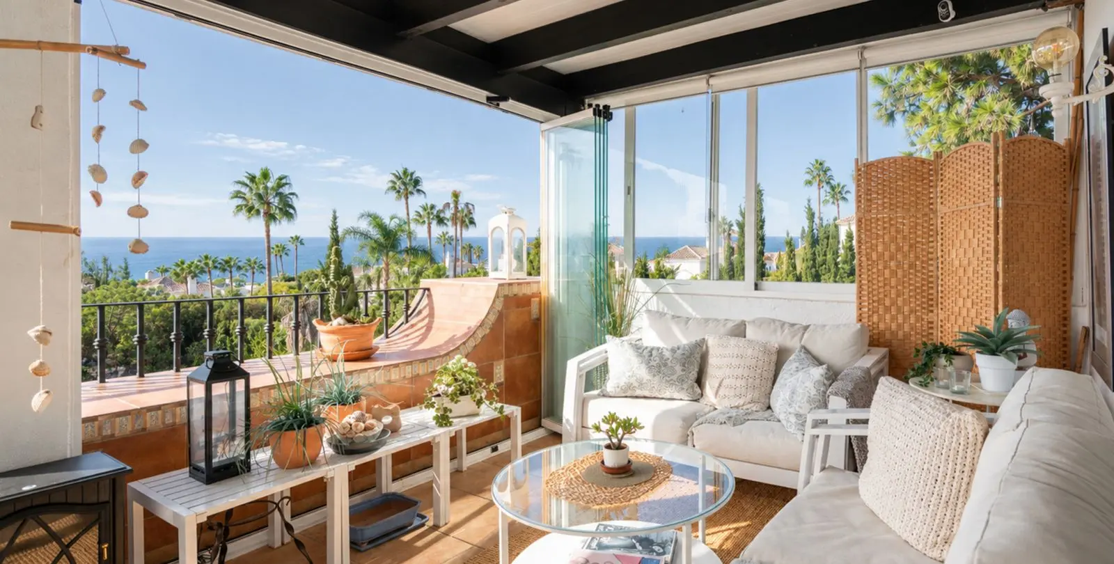 Sale of penthouse in El Paraiso 1