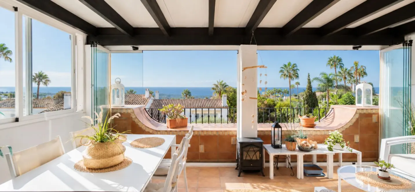 Sale of penthouse in El Paraiso 1