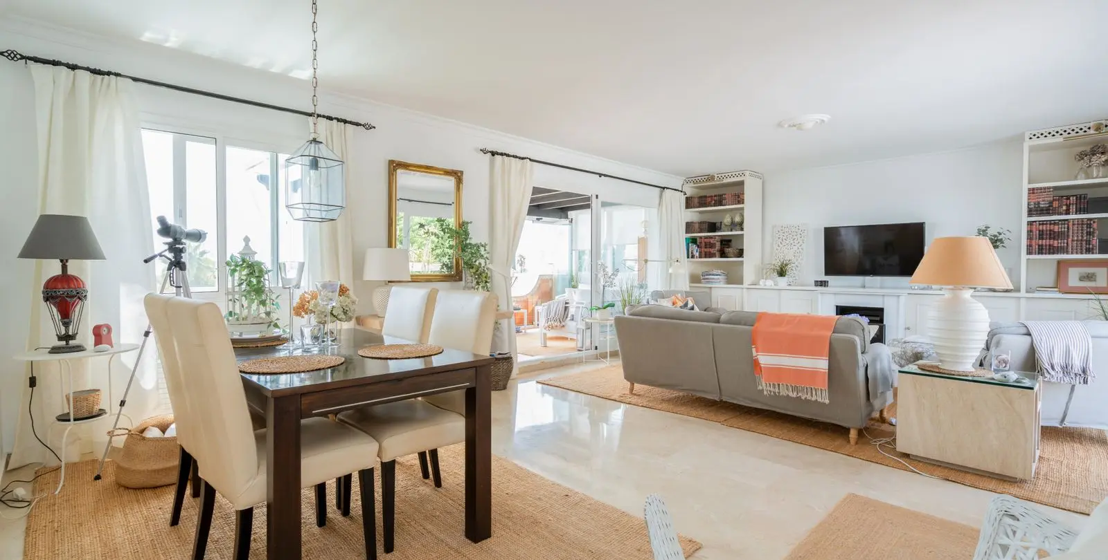 Sale of penthouse in El Paraiso 3