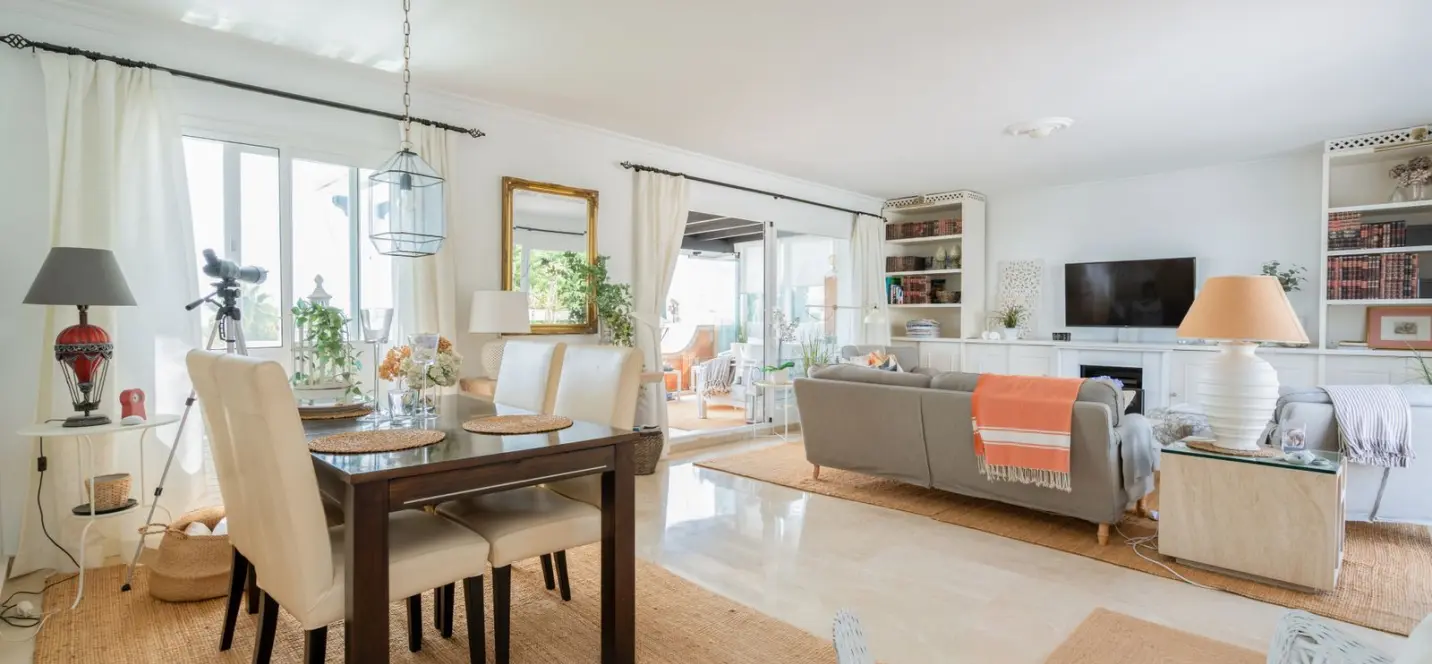 Sale of penthouse in El Paraiso 2