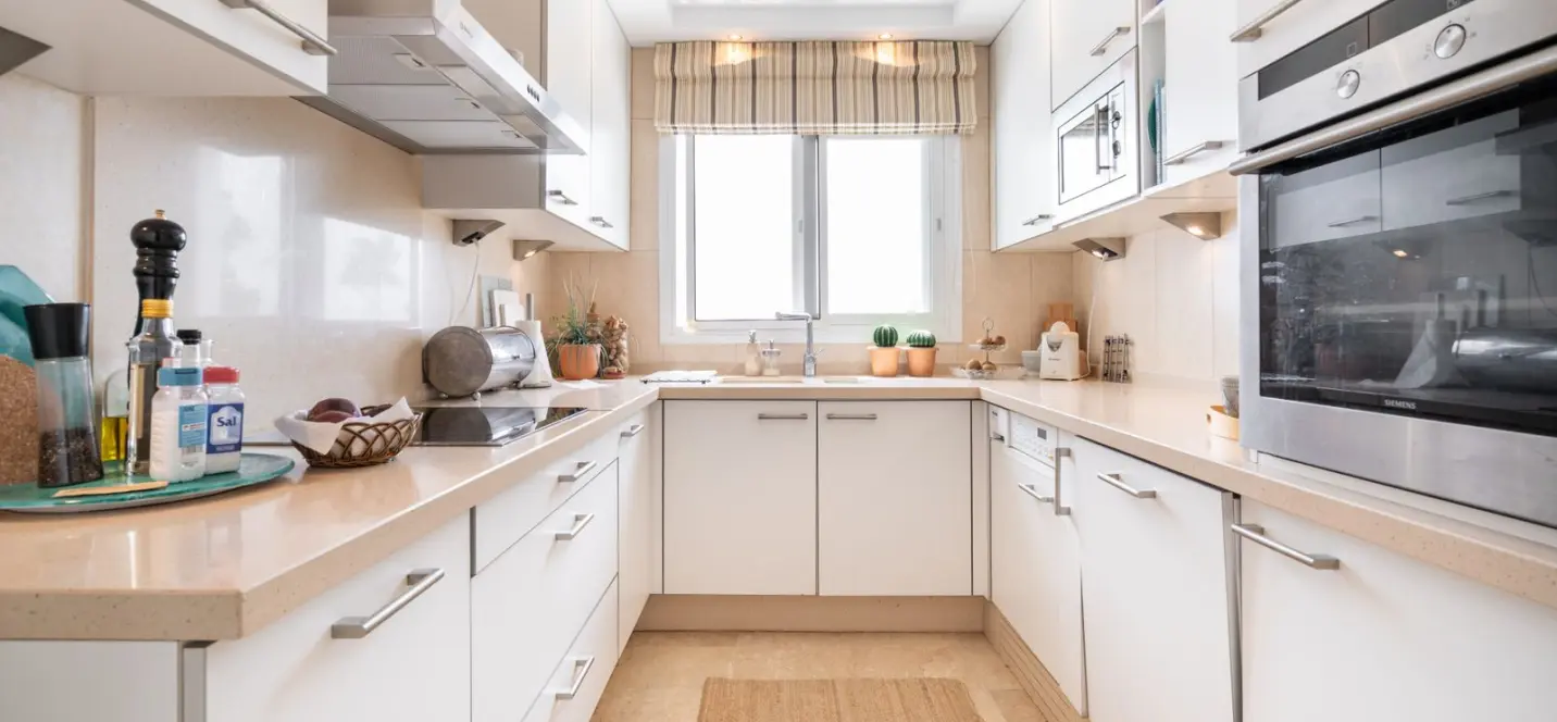 Sale of penthouse in El Paraiso 3