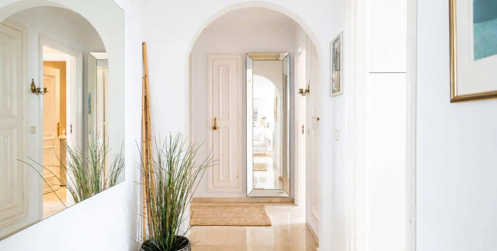Sale of penthouse in El Paraiso 6
