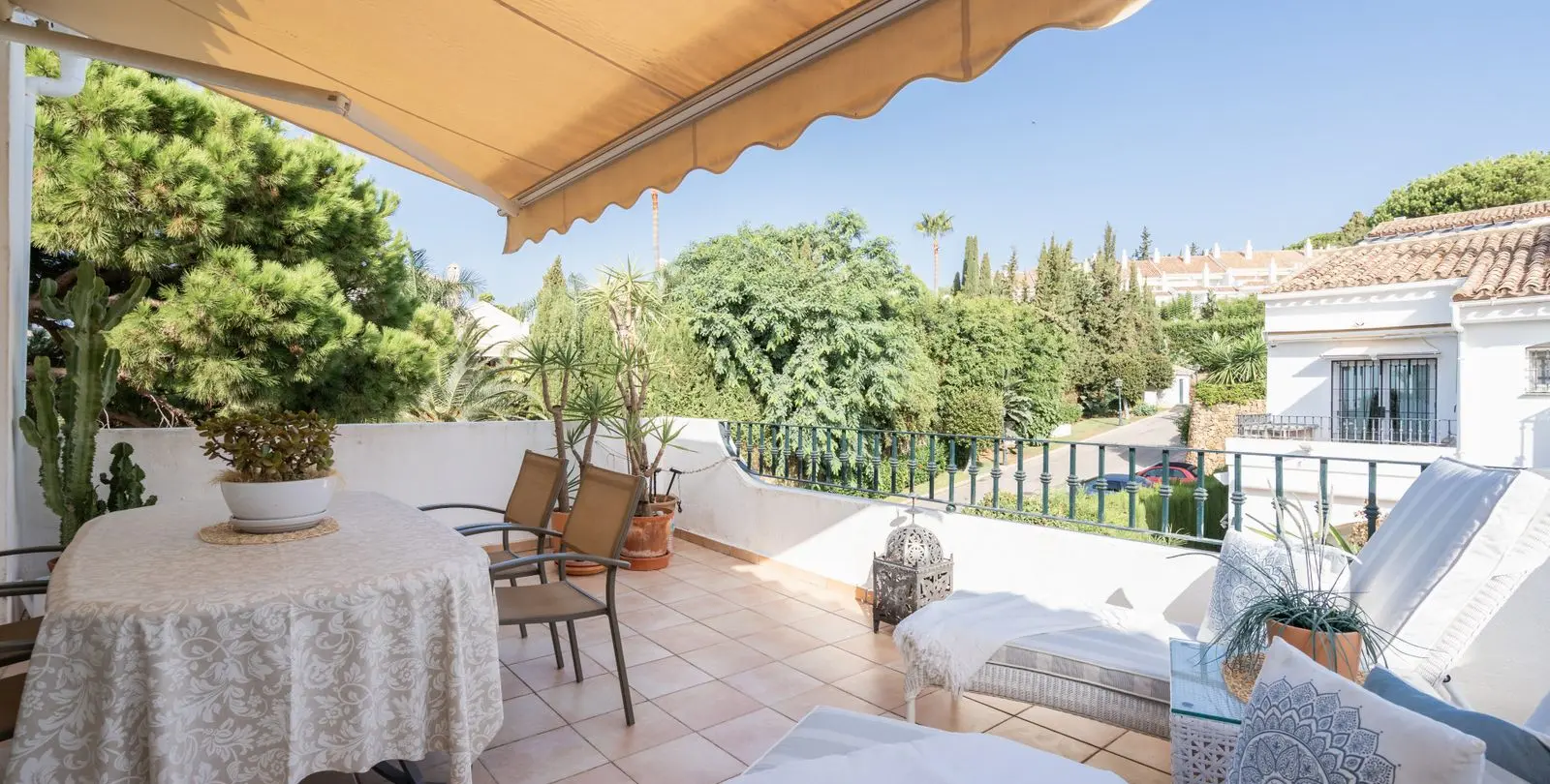 Sale of penthouse in El Paraiso 29