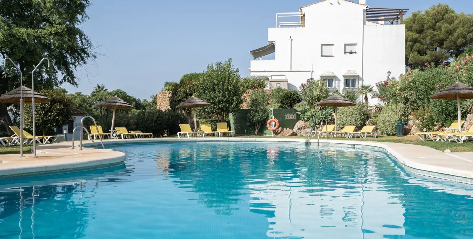 Sale of penthouse in El Paraiso 40