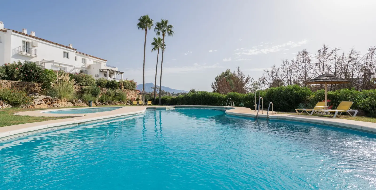 Sale of penthouse in El Paraiso 48