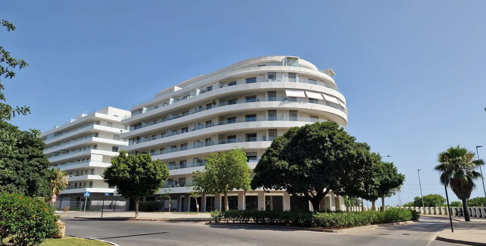 Sale of middle floor apartment in Nueva Andalucía 2