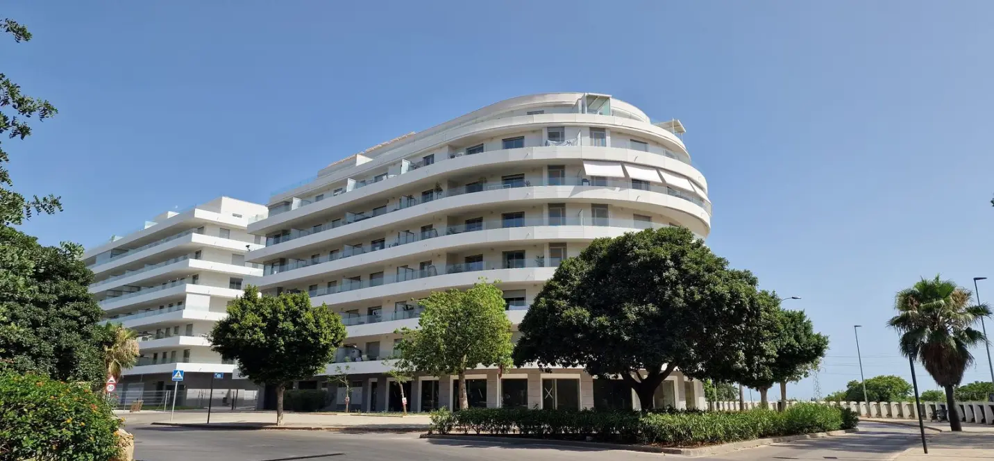 Sale of middle floor apartment in Nueva Andalucía 1