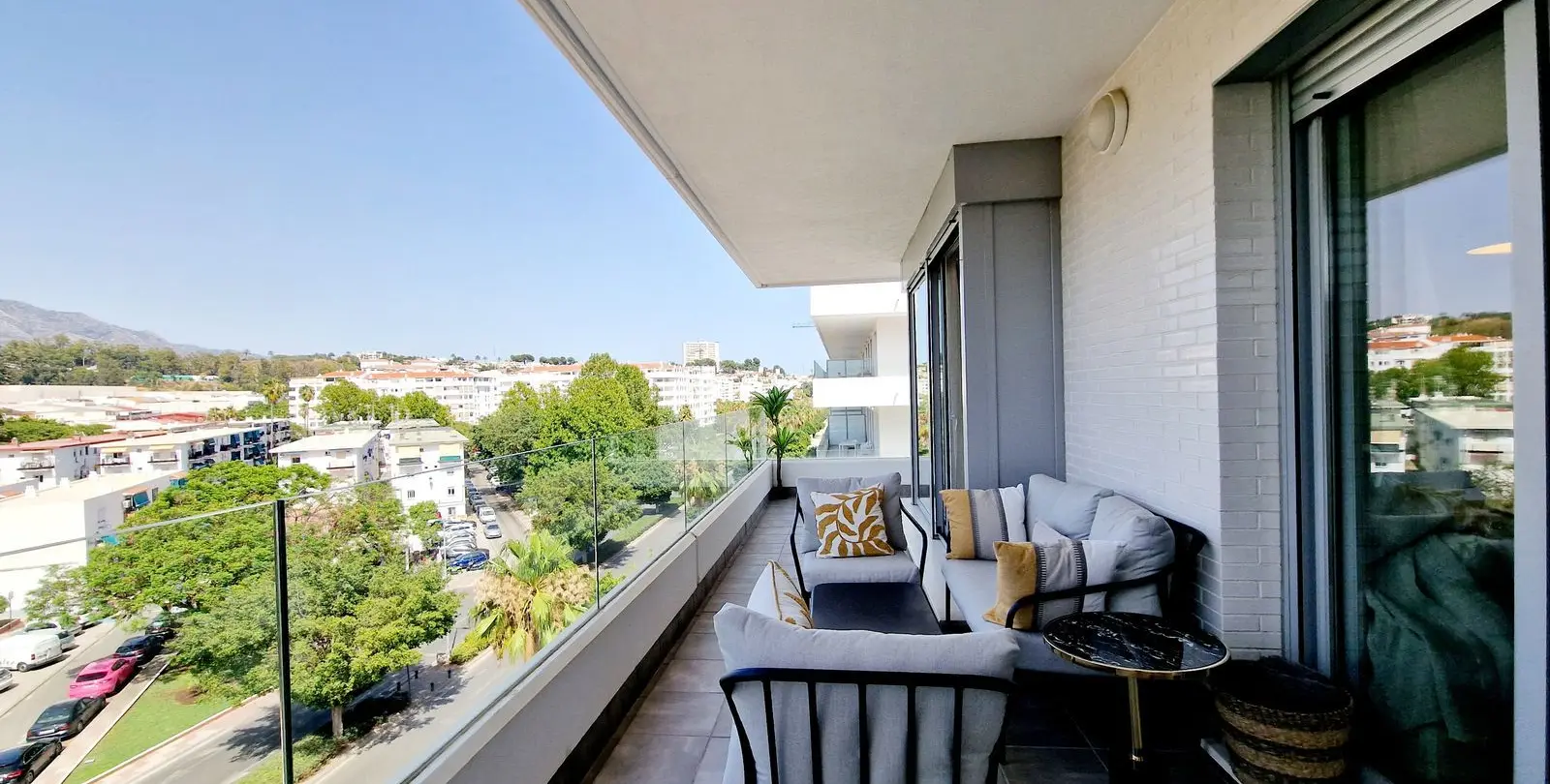 Sale of middle floor apartment in Nueva Andalucía 6