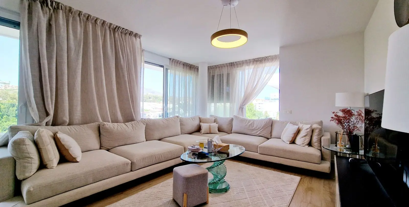 Sale of middle floor apartment in Nueva Andalucía 10