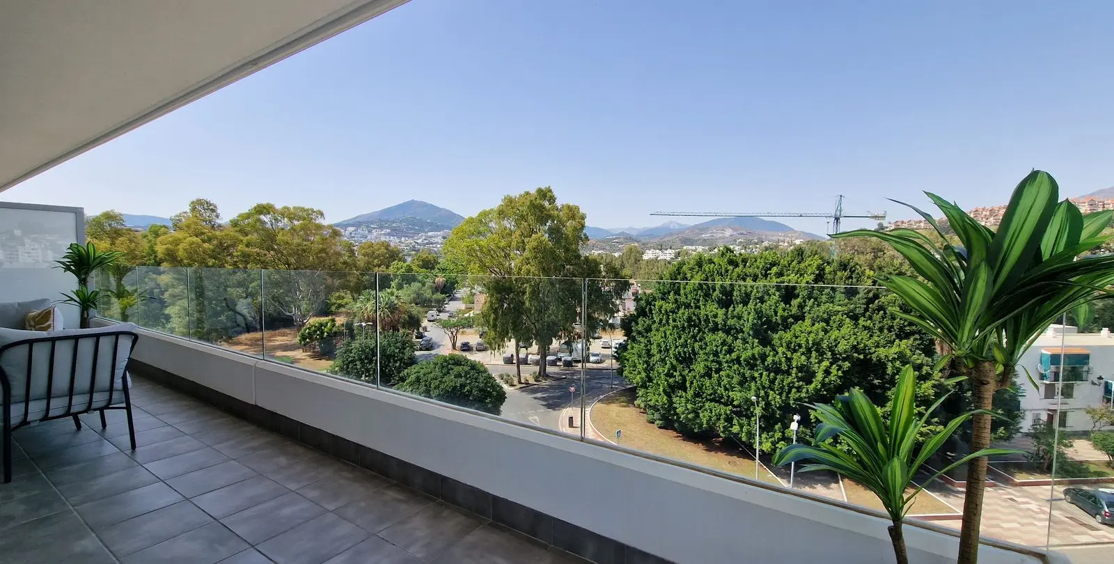 Sale of middle floor apartment in Nueva Andalucía 11