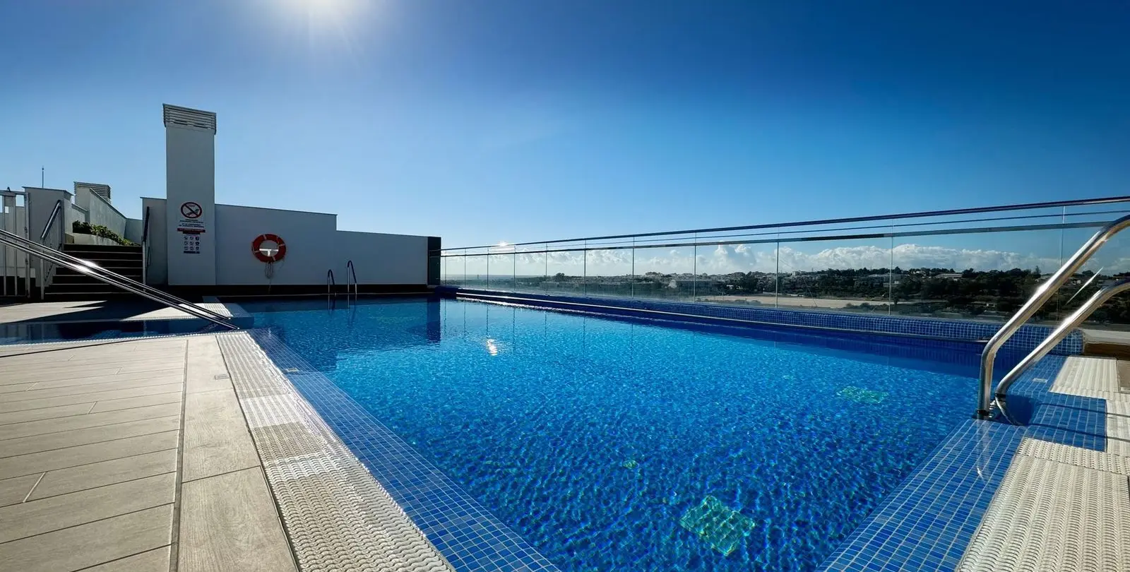 Sale of middle floor apartment in Nueva Andalucía 22