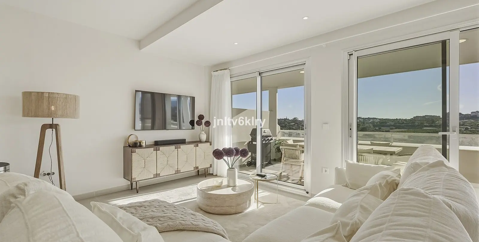 Sale of middle floor apartment in Cancelada 1