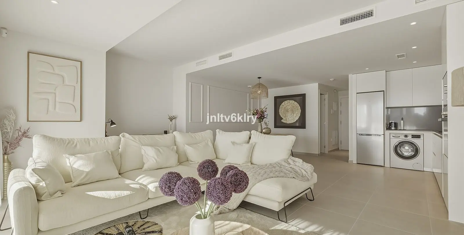 Sale of middle floor apartment in Cancelada 4