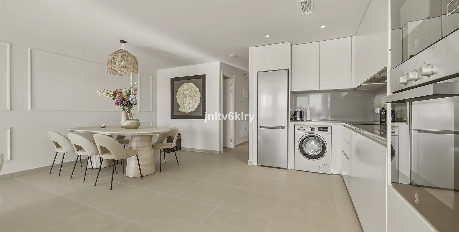 Sale of middle floor apartment in Cancelada 5
