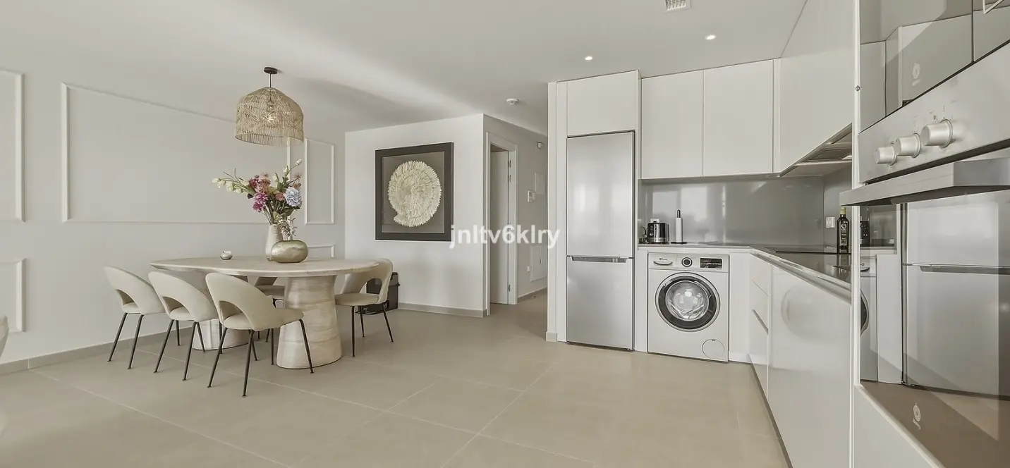Sale of middle floor apartment in Cancelada 4