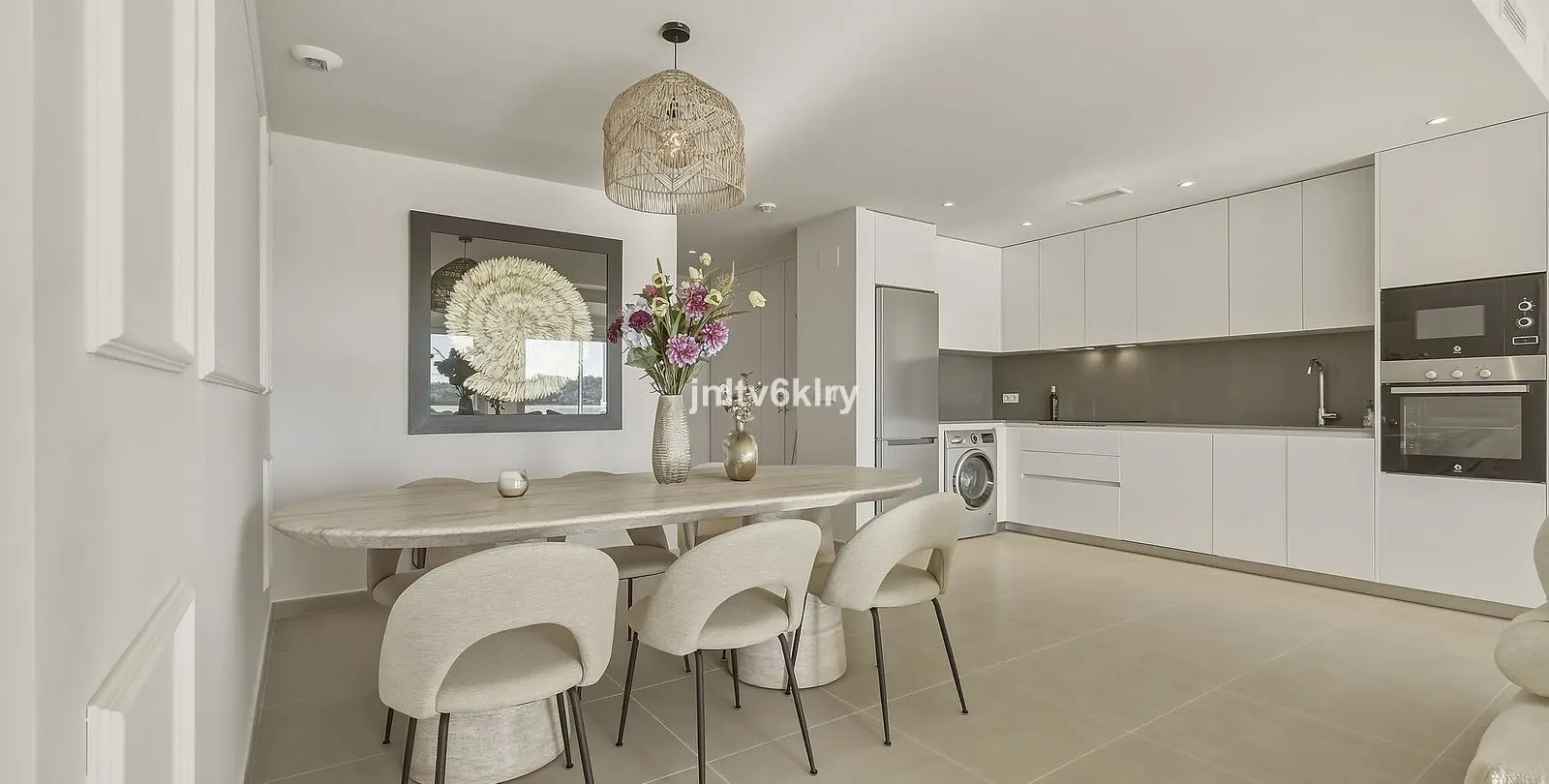 Sale of middle floor apartment in Cancelada 6