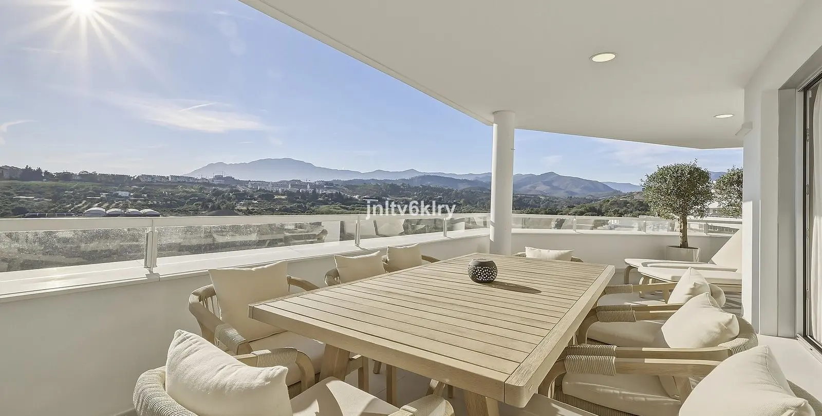 Sale of middle floor apartment in Cancelada 19