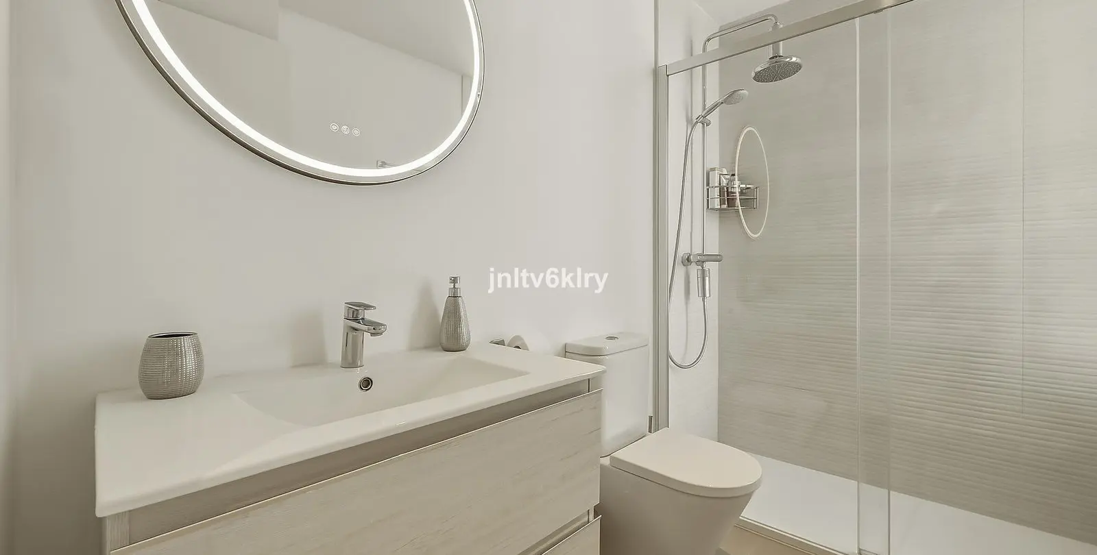Sale of middle floor apartment in Cancelada 24