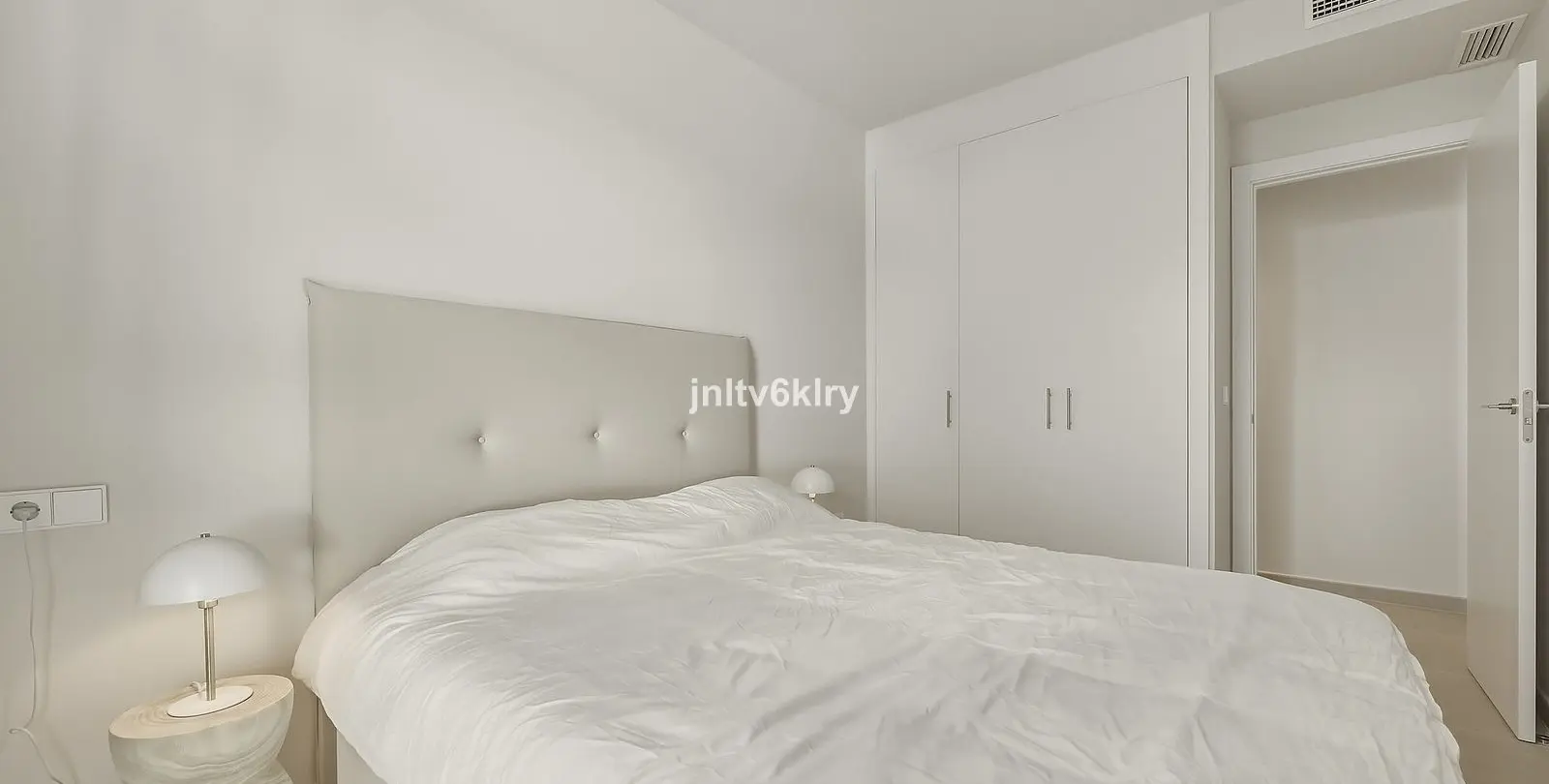 Sale of middle floor apartment in Cancelada 27