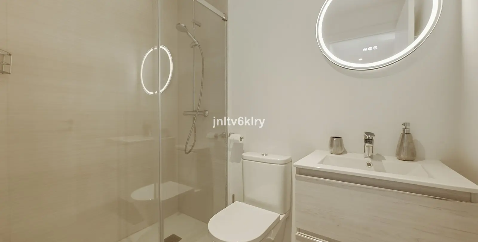 Sale of middle floor apartment in Cancelada 29