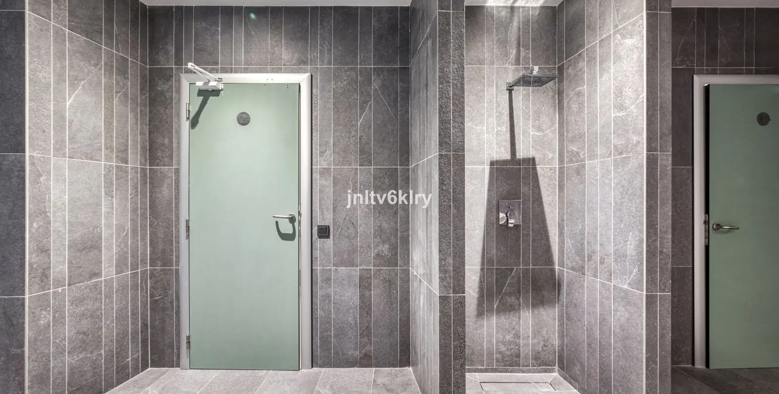 Sale of middle floor apartment in Cancelada 38