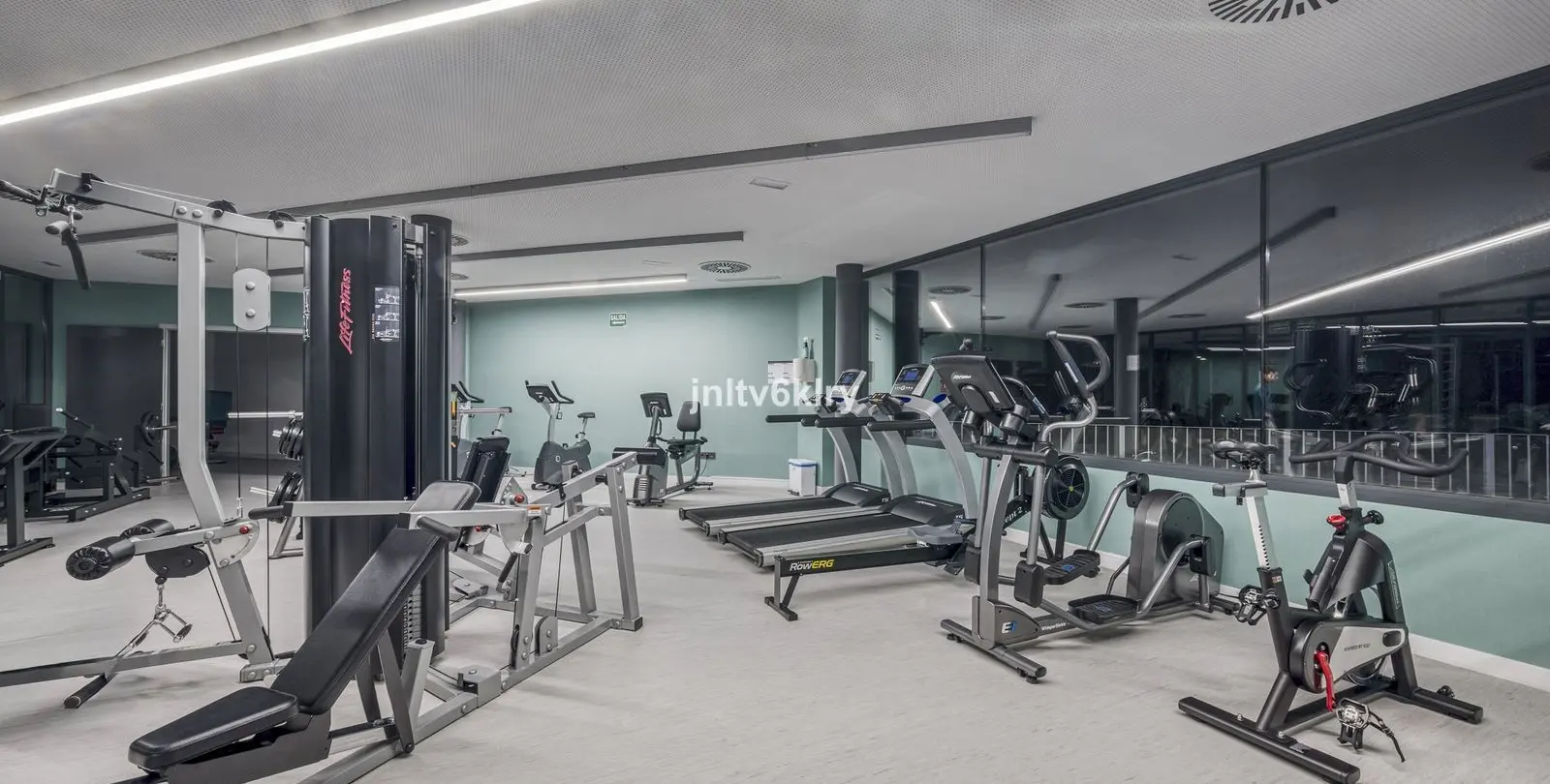 Sale of middle floor apartment in Cancelada 44