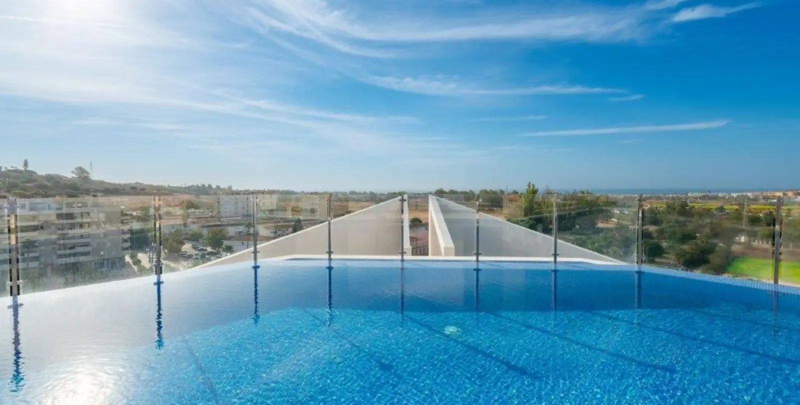 Sale of middle floor apartment in Nueva Andalucía 1