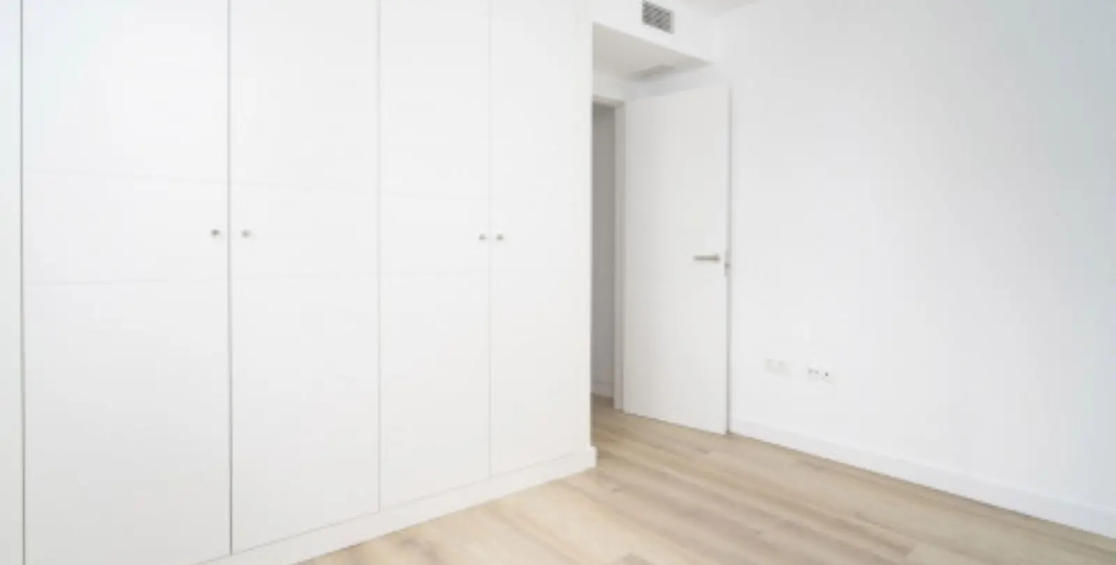 Sale of middle floor apartment in Nueva Andalucía 11