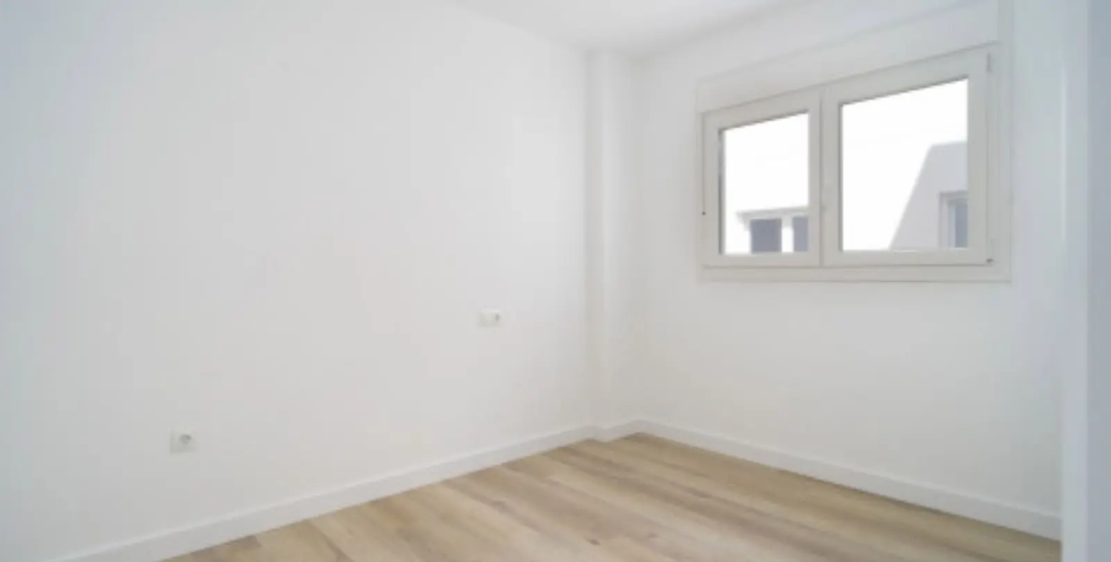 Sale of middle floor apartment in Nueva Andalucía 12