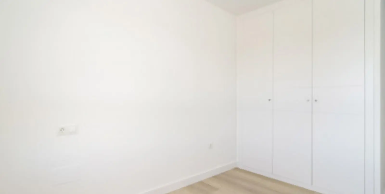 Sale of middle floor apartment in Nueva Andalucía 13