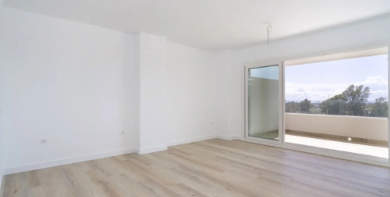 Sale of middle floor apartment in Nueva Andalucía 21