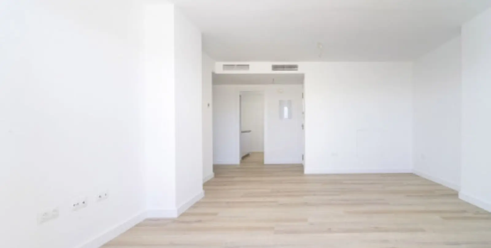 Sale of middle floor apartment in Nueva Andalucía 23