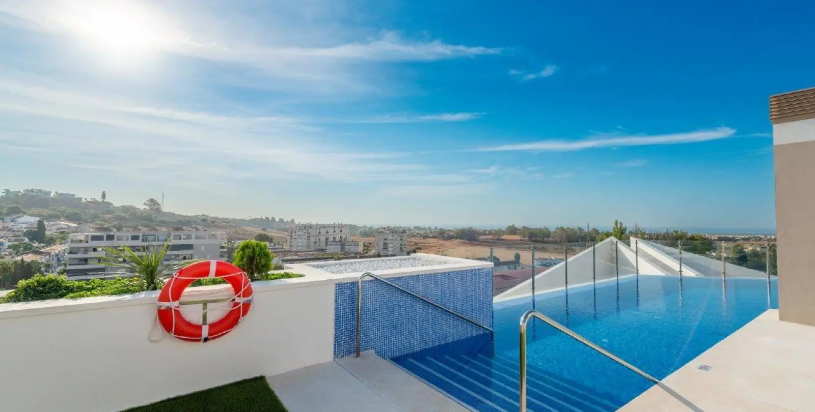 Sale of middle floor apartment in Nueva Andalucía 27