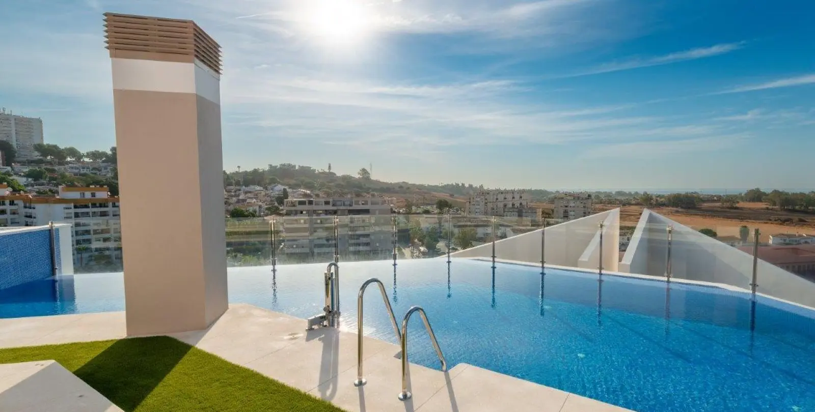 Sale of middle floor apartment in Nueva Andalucía 30
