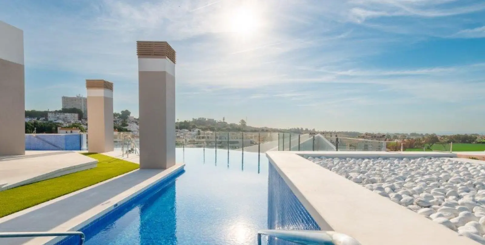 Sale of middle floor apartment in Nueva Andalucía 31
