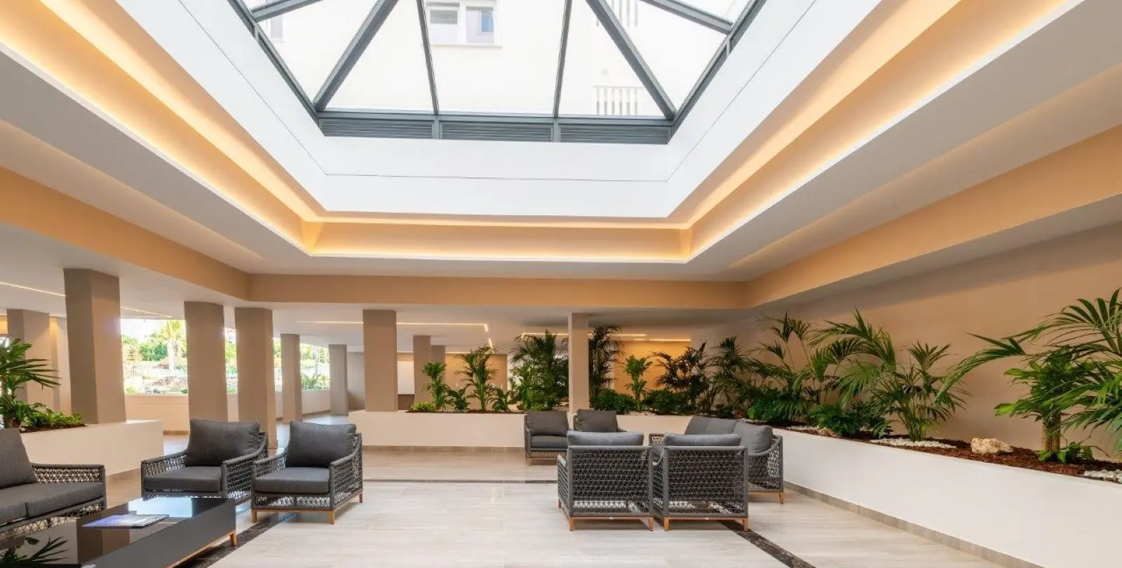 Sale of middle floor apartment in Nueva Andalucía 39