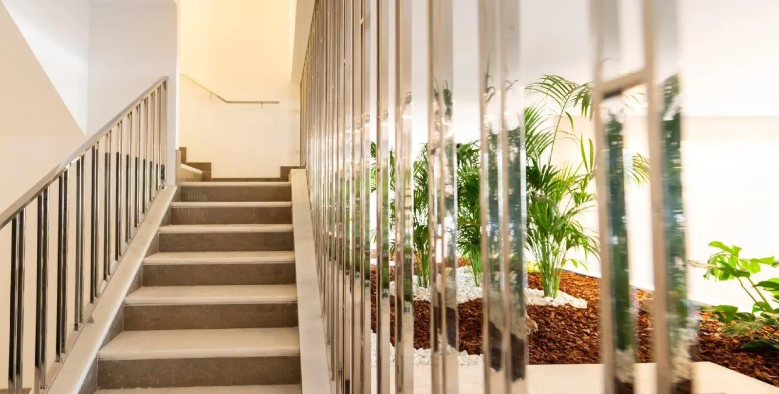 Sale of middle floor apartment in Nueva Andalucía 52