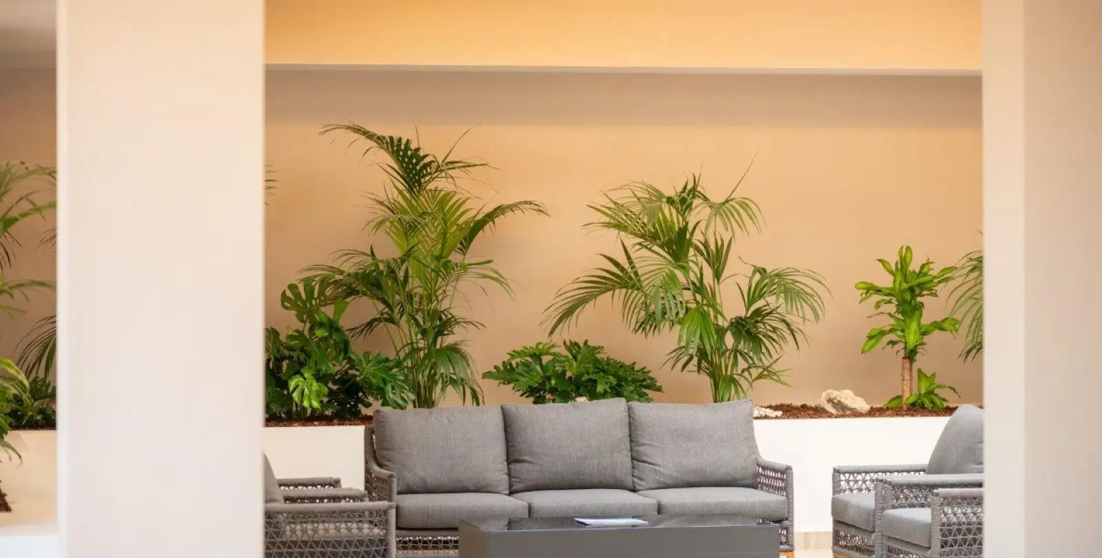Sale of middle floor apartment in Nueva Andalucía 63