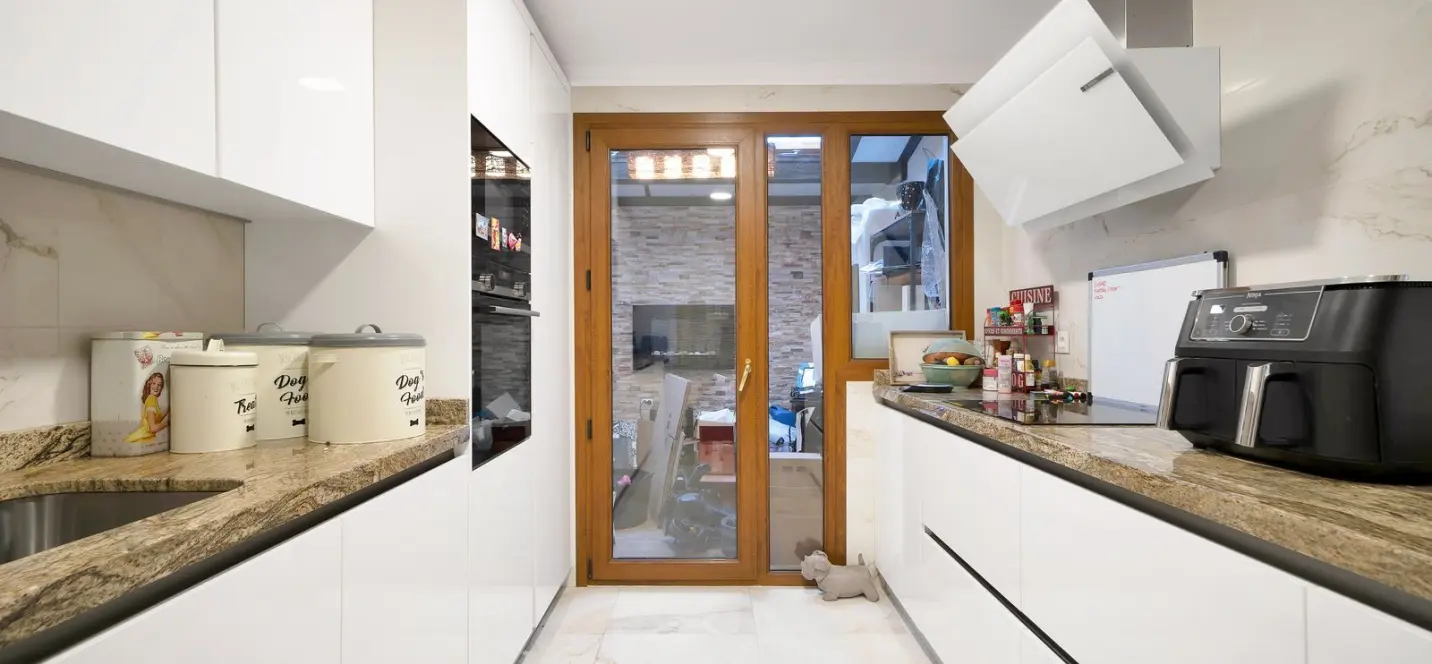 Sale of townhouse in Estepona 2