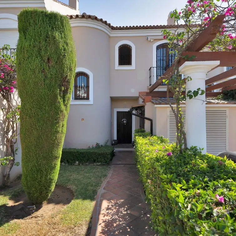 Venta de adosado en Estepona