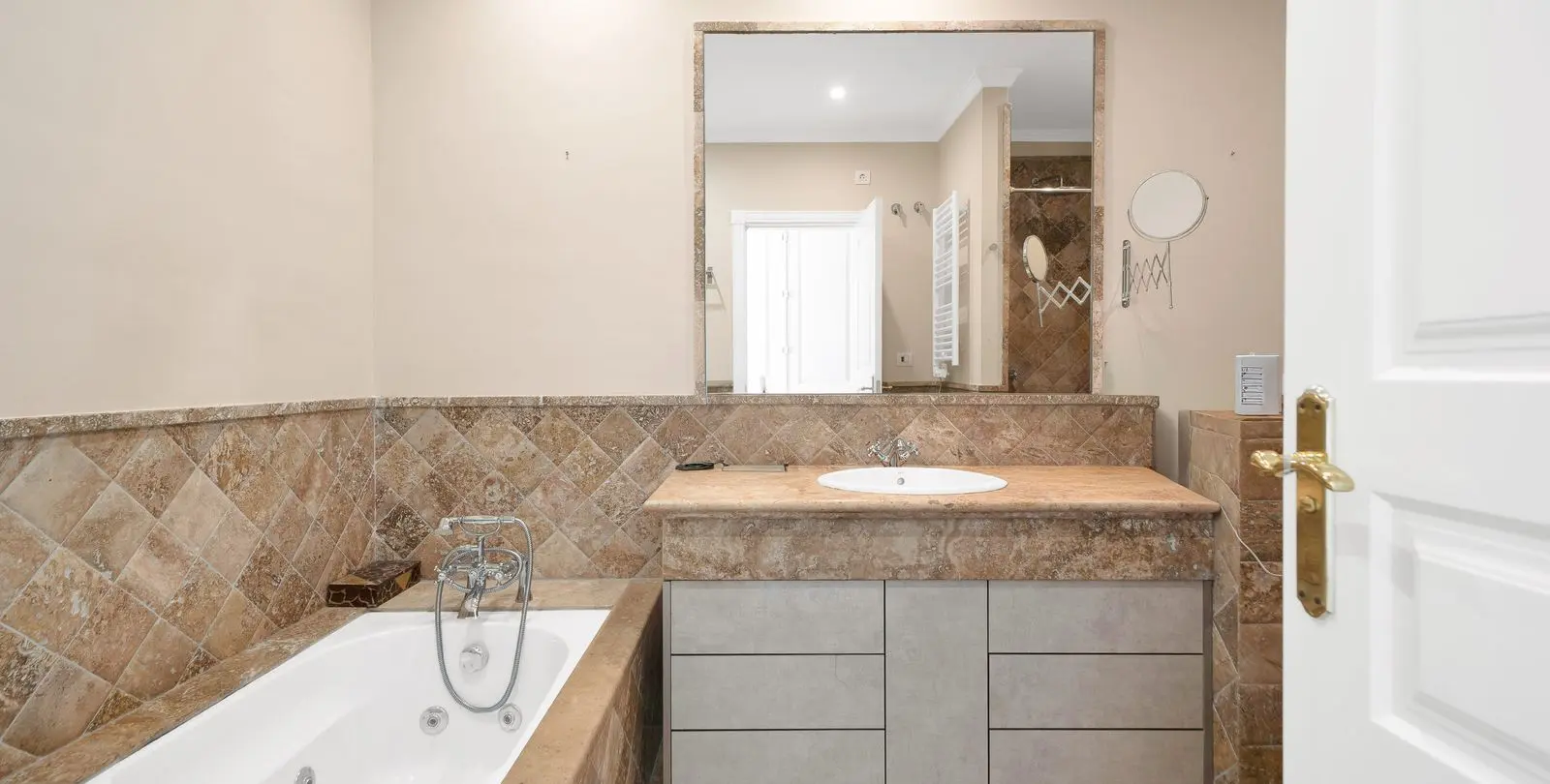 Sale of townhouse in Estepona 7