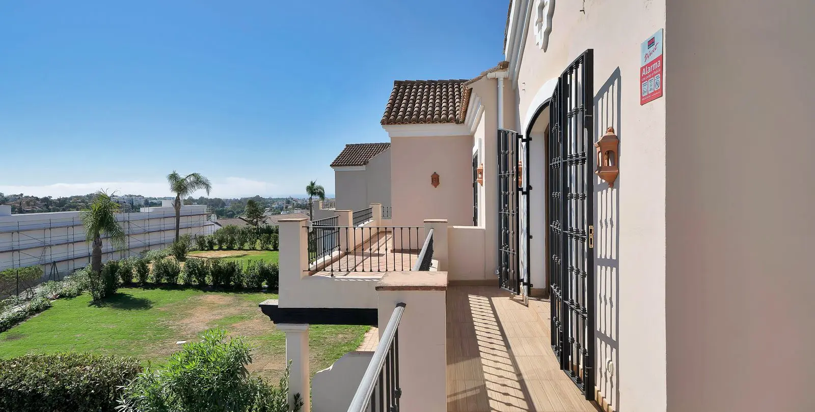 Sale of townhouse in Estepona 14