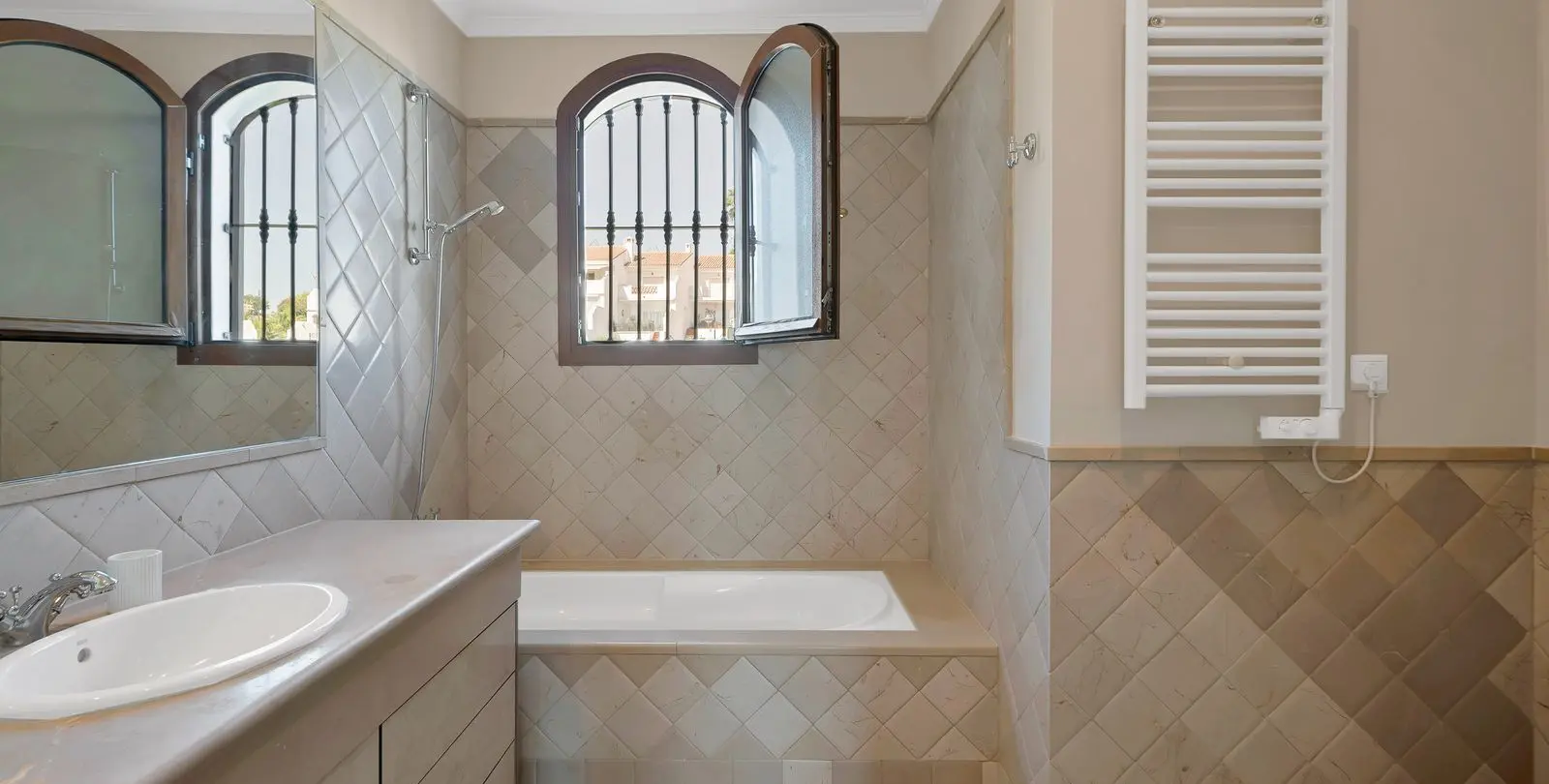 Sale of townhouse in Estepona 26