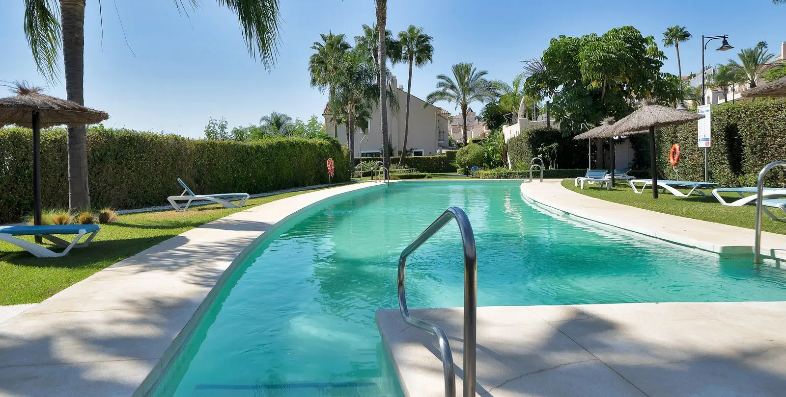 Sale of townhouse in Estepona 32