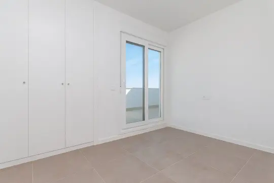 Image 4 thumb