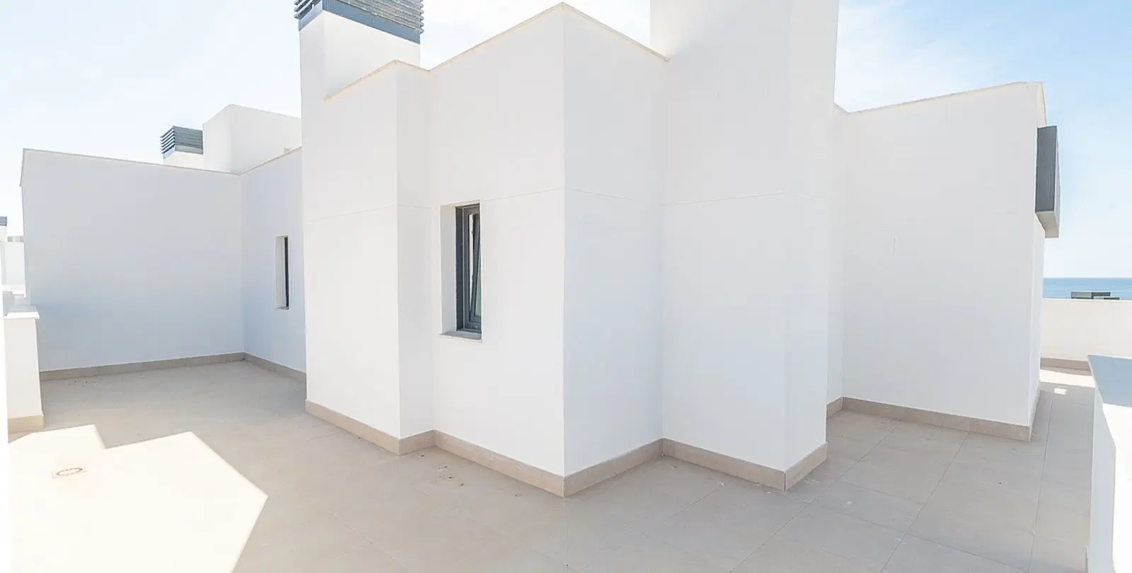 Sale of penthouse in El Chaparral 12
