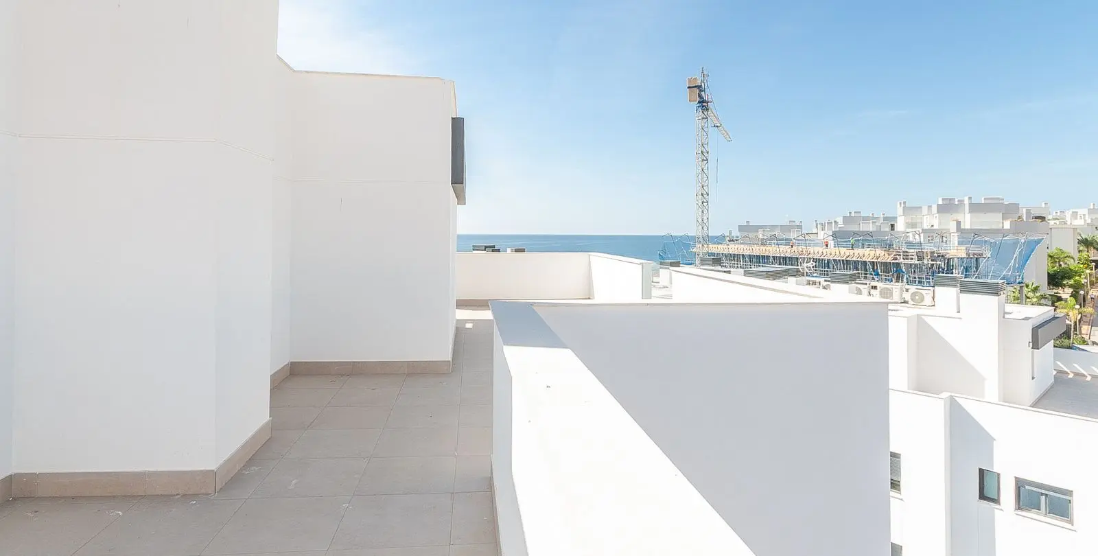 Sale of penthouse in El Chaparral 14