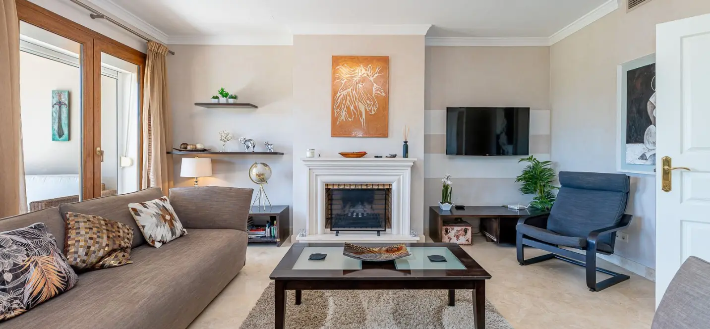 Sale of townhouse in El Paraiso 2