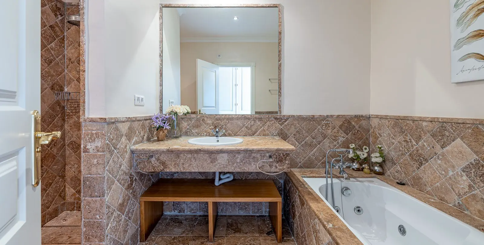 Sale of townhouse in El Paraiso 16