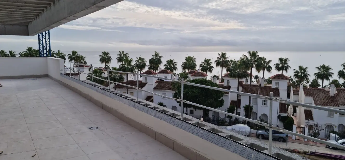 Sale of penthouse in El Faro 4